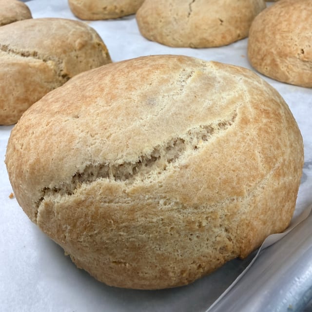 Toasted Biscuit (Contains Dairy).
